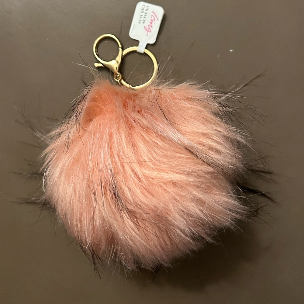 Icing Peach Fluffy Keychain